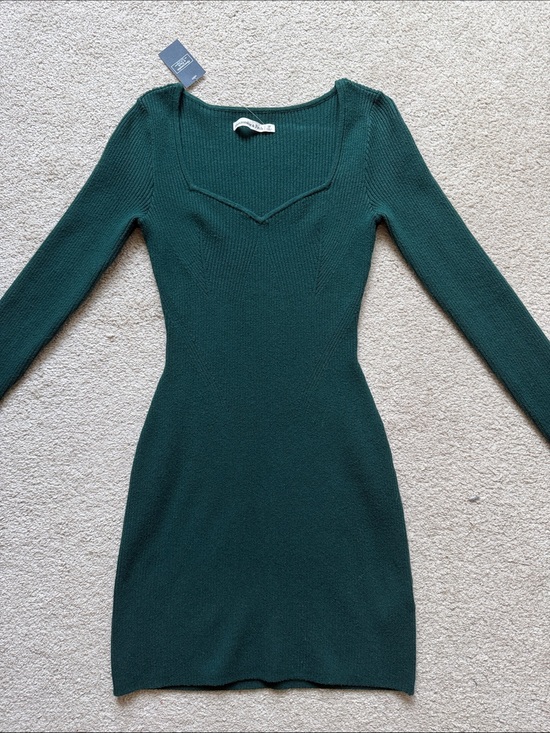 Abercrombie & Fitch Dresses & Skirts - ABERCROMBIE DARK GREEN MINI SWEATER DRESS